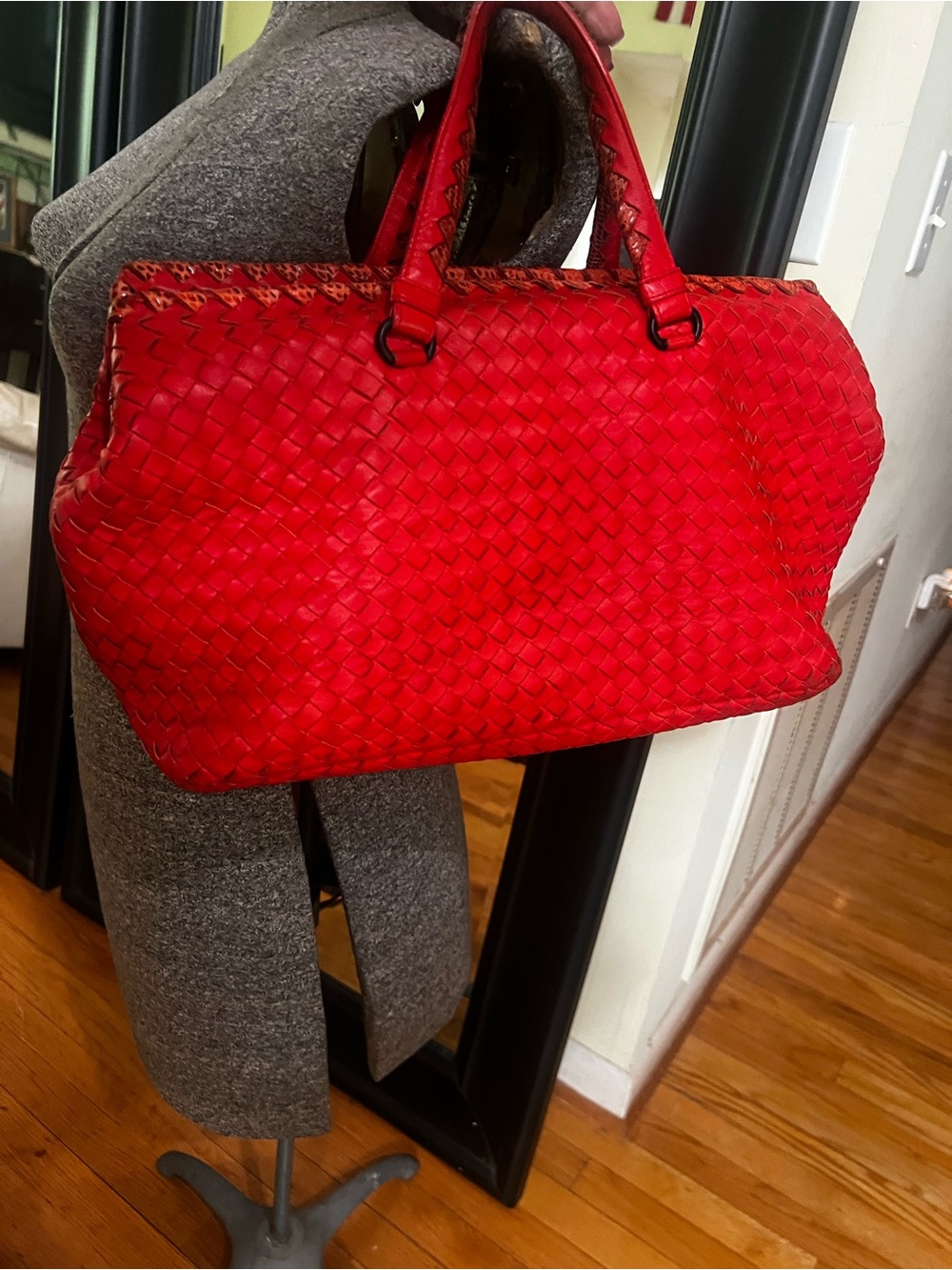 BOTTEGA VENETA Intrecciato Leather Brick Tote with Python Detailing AUTHENTIC - Picture 8 of 17
